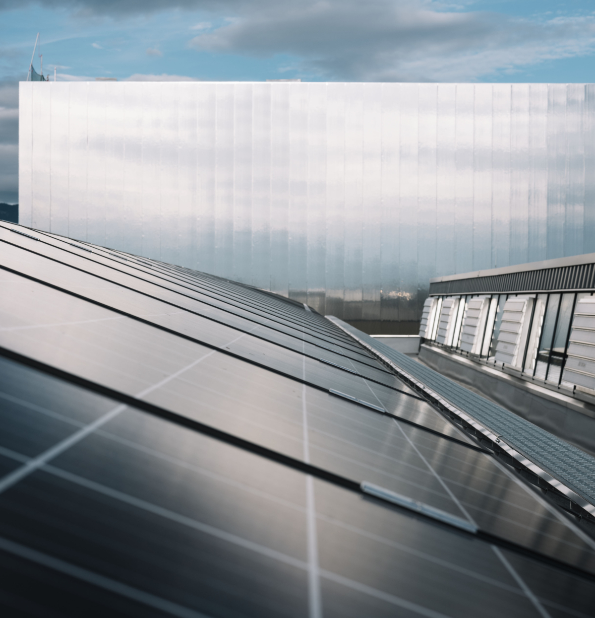 Photovoltaik-Anlage der Adler Lackfabrik in Tirol